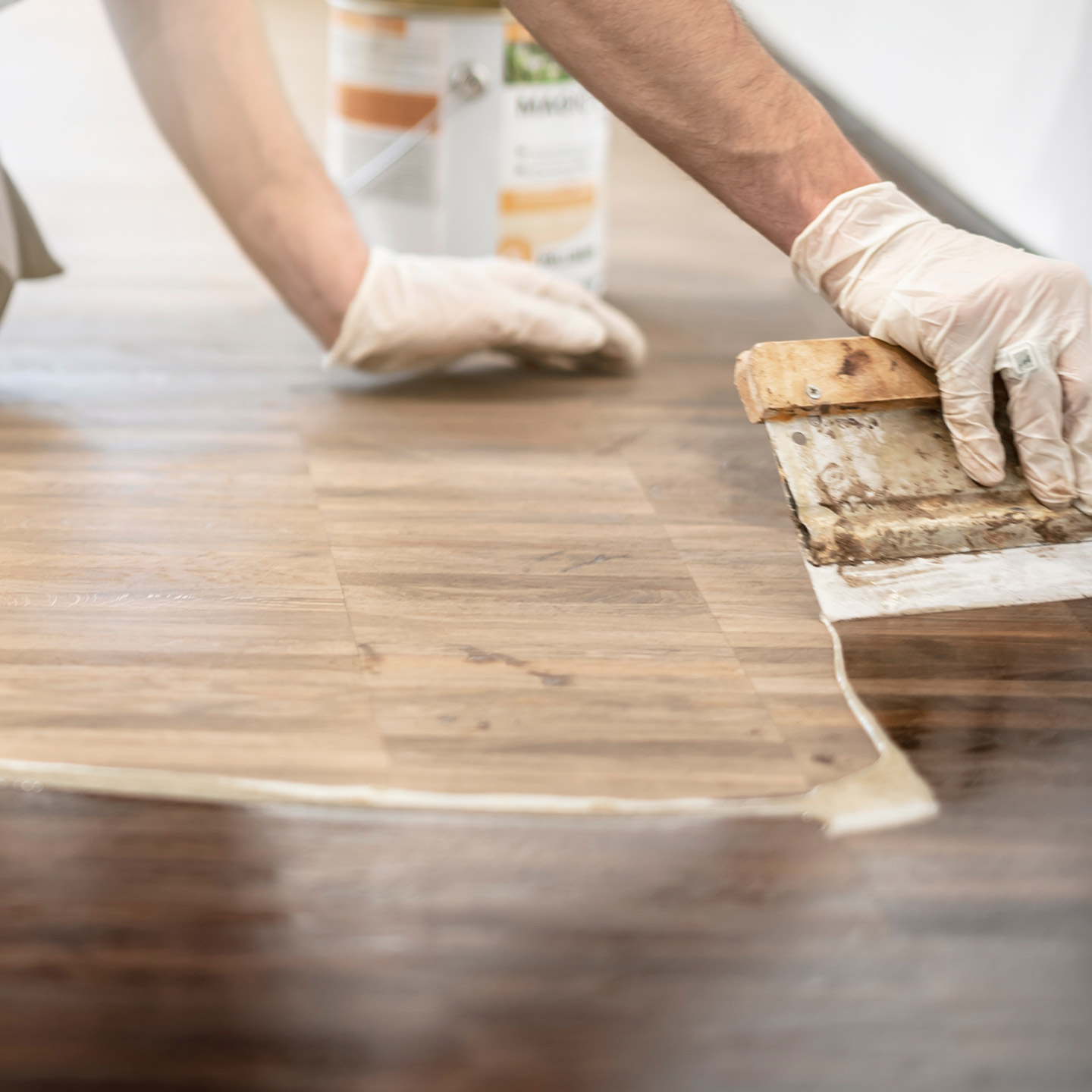 Parkett ölen von Hand – präzise Oberflächenveredelung durch RTR Bodenleger