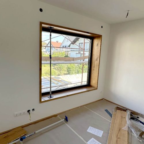 Vorbereitung zur Parkettverlegung mit Schutzabdeckung und Holzleisten durch RTR Bodenleger nahe Wien