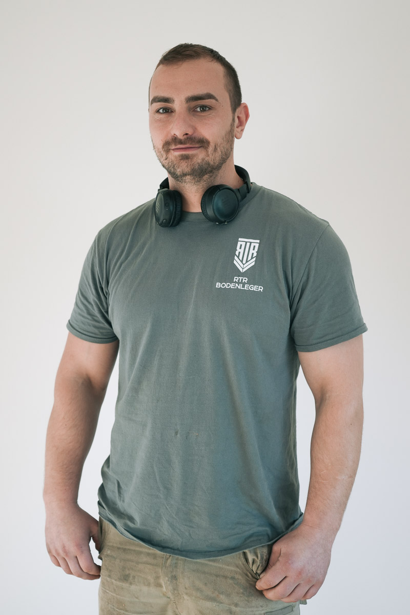 Vasile – Vorarbeiter und Teamleiter bei RTR Bodenleger, Parkett- und Bodenleger nahe Wien